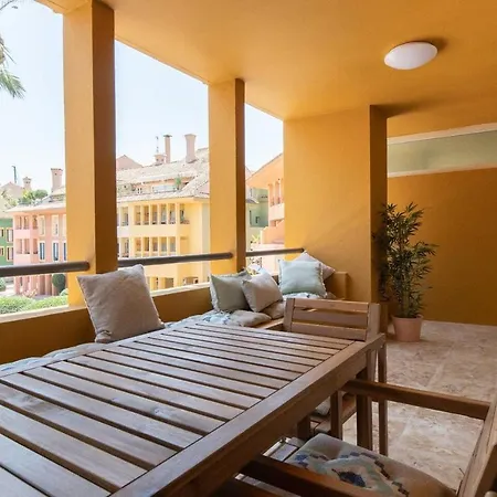Puerto Con Vistas Al Mar Apartment Sotogrande